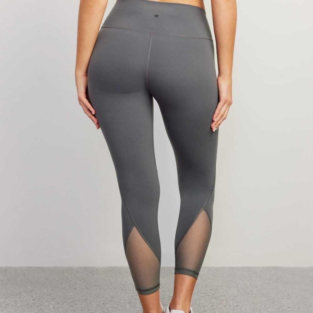 Stori Alibi Crop Leggings Size 6 NWT